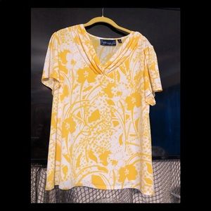 Susan Graver Short Sleeve Top NWOT. 1x